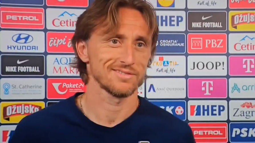 Modric se la ride: Milan? Lui reagisce così... 14 Modric se la ride: Milan? Lui reagisce così...