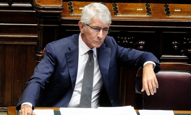 Polemica tra Lega e Governo sui diritti tv. I club: "Stupore per la riforma". Abodi: "Un equivoco" 1 Polemica tra Lega e Governo sui diritti tv. I club: "Stupore per la riforma". Abodi: "Un equivoco"