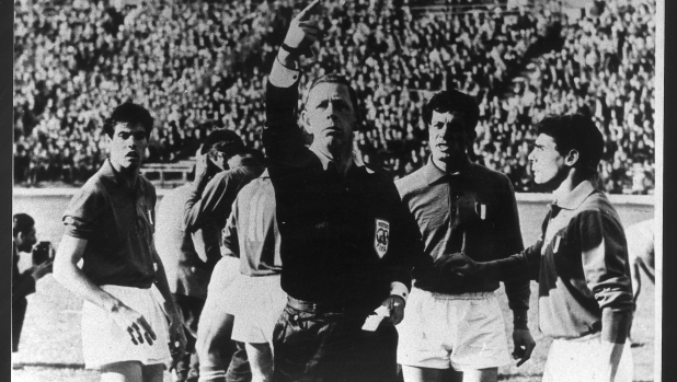 Walter Veltroni: "Nazionale ti scrivo: mai più Mondiali rubati ai bambini" 14 Walter Veltroni: "Nazionale ti scrivo: mai più Mondiali rubati ai bambini"