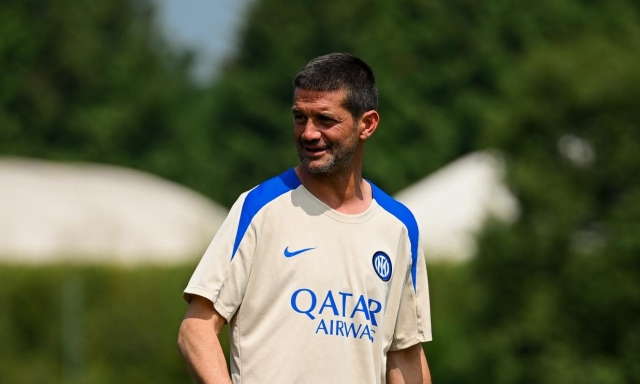 Marotta presenta Chivu: "Non è un ripiego". E Cristian: "Ho lo stesso interismo di 13 anni fa" 16 Marotta presenta Chivu: "Non è un ripiego". E Cristian: "Ho lo stesso interismo di 13 anni fa"