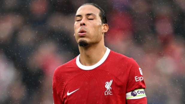 Van Dijk sospira: "De Bruyne? Contento che non giochi più nel City l'anno prossimo"