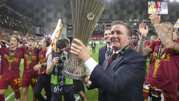 Quanto valgono i club di Serie A? Chi guadagnerebbe e chi perderebbe vendendo? La nostra inchiesta 15 Quanto valgono i club di Serie A? Chi guadagnerebbe e chi perderebbe vendendo? La nostra inchiesta
