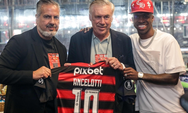 Boto, ds Flamengo: "Juve e Roma, per Wesley servono 30 milioni. Vorrei Vlahovic, lavorerei per il Milan" 16 Boto, ds Flamengo: "Juve e Roma, per Wesley servono 30 milioni. Vorrei Vlahovic, lavorerei per il Milan"