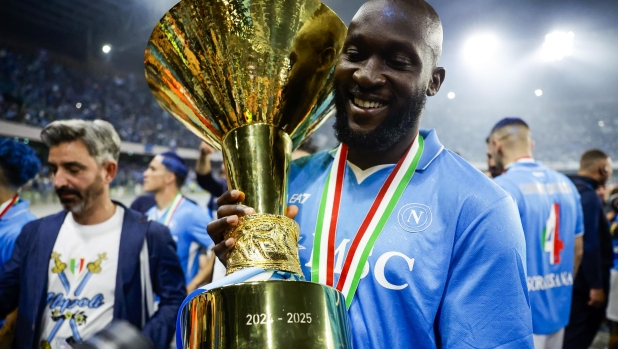 Lukaku: "De Bruyne? Io e Mertens lo abbiamo convinto. Resterò a Napoli fino al..." 16 Lukaku: "De Bruyne? Io e Mertens lo abbiamo convinto. Resterò a Napoli fino al..."
