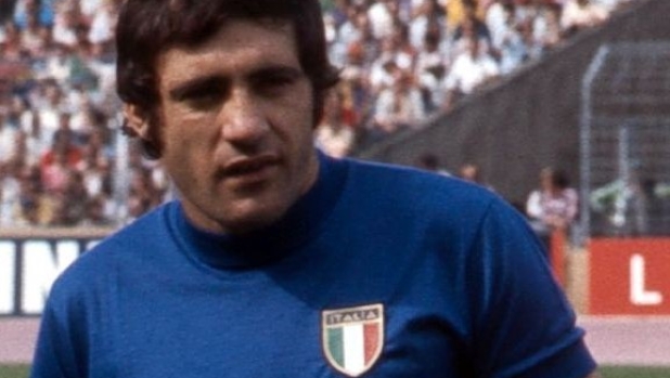 Il bomber che picchiò il tifoso. Ma si giocò la nazionale 15 Il bomber che picchiò il tifoso. Ma si giocò la nazionale