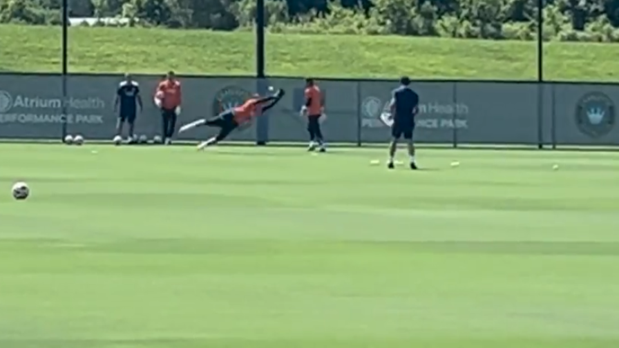 Inter, lo strano allenamento dei portieri: racchette e palle da tennis 16 Inter, lo strano allenamento dei portieri: racchette e palle da tennis
