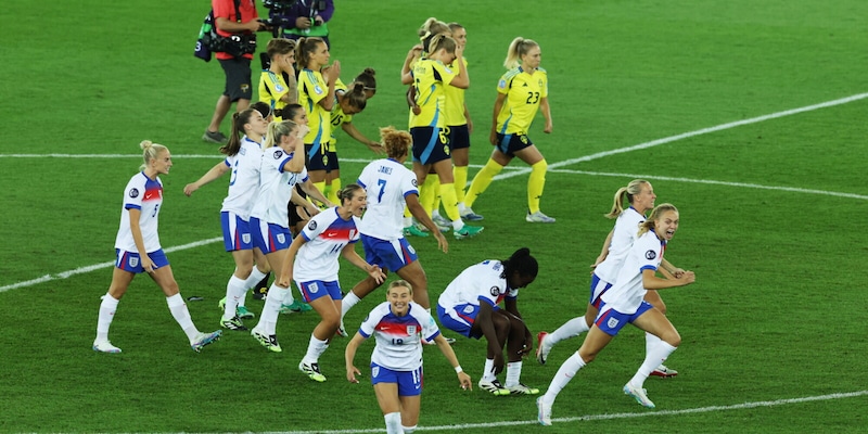 L'Italia sfida l'Inghilterra in semifinale agli Europei femminili: Svezia ko ai rigori 16 L'Italia sfida l'Inghilterra in semifinale agli Europei femminili: Svezia ko ai rigori