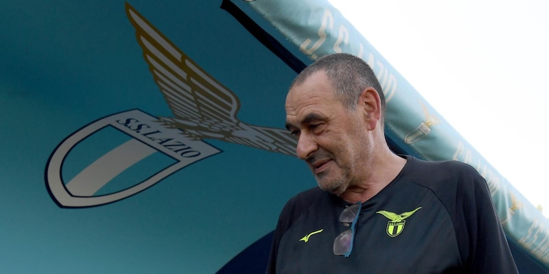 Sarri, nessun problema: controlli di routine in clinica, poi di nuovo in campo con la Lazio 16 Sarri, nessun problema: controlli di routine in clinica, poi di nuovo in campo con la Lazio
