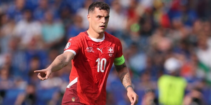 Xhaka dice sì a Comolli, serve l’incastro: la Juve aspetta due uscite