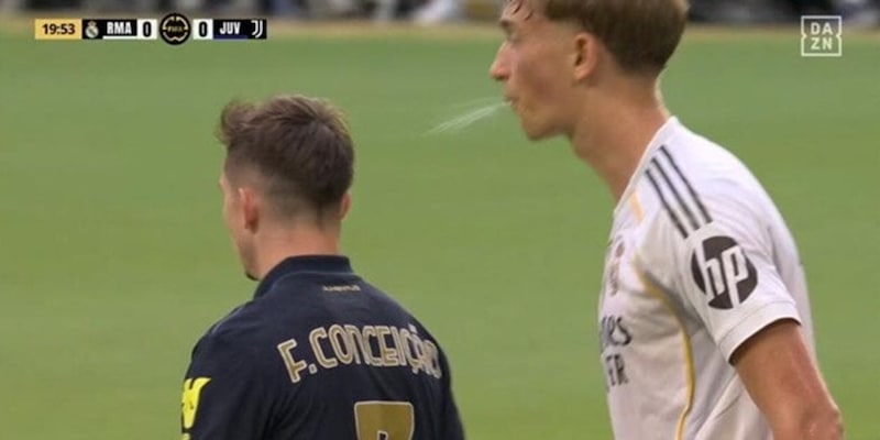 Huijsen, il giallo sullo sputo a Conceicao durante Real-Juve: la prospettiva inganna