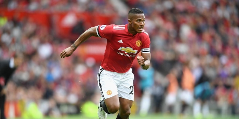 Salva un uomo dal suicidio: il gesto dell'ex Manchester United