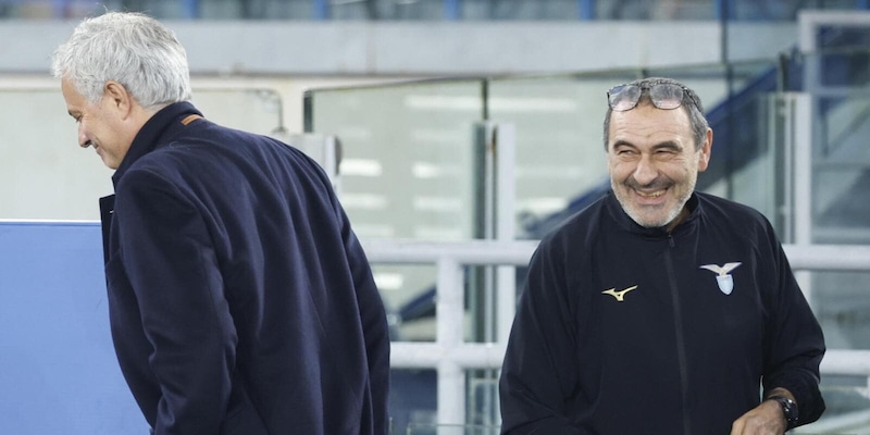 Sarri-Mourinho, abbracci e frecciate. La storia di un derby che ora è amichevole 