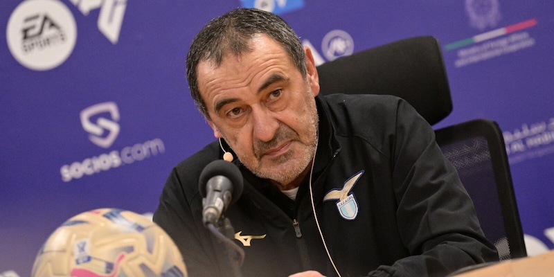 "Uno schiaffo all'informazione. Decisione assurda": Sarri, caos conferenza 1 "Uno schiaffo all'informazione. Decisione assurda": Sarri, caos conferenza