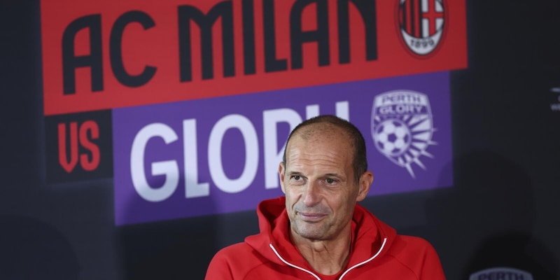 Milan, Allegri: "Napoli favorita per lo Scudetto". Leao: "Cambiato tutto rispetto al passato" 14 Milan, Allegri: "Napoli favorita per lo Scudetto". Leao: "Cambiato tutto rispetto al passato"