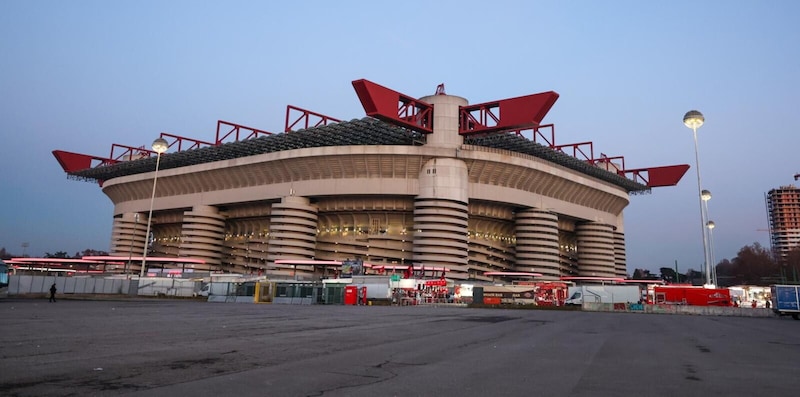 San Siro, il Tar di Milano respinge la richiesta di sospensiva: prosegue la vendita 14 San Siro, il Tar di Milano respinge la richiesta di sospensiva: prosegue la vendita