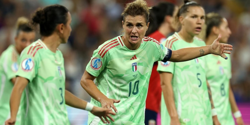 Inghilterra-Italia diretta Europei femminili: segui la semifinale di oggi live
16 Inghilterra-Italia diretta Europei femminili: segui la semifinale di oggi live
