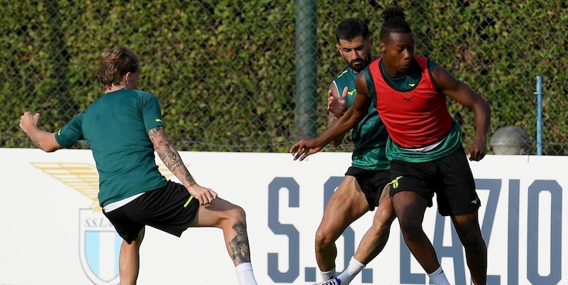 Lazio, prove tattiche per Sarri: la scelta sugli attaccanti 15 Lazio, prove tattiche per Sarri: la scelta sugli attaccanti
