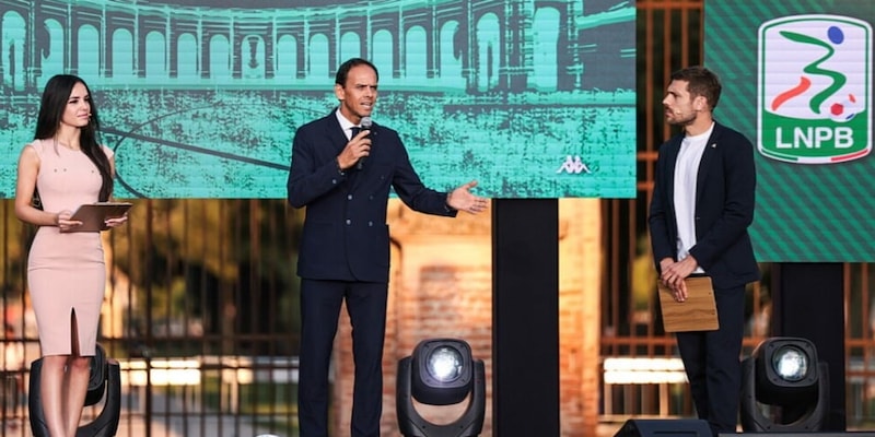 Serie B, svelato il calendario 2025/2026: tutte le partite e le date 15 Serie B, svelato il calendario 2025/2026: tutte le partite e le date