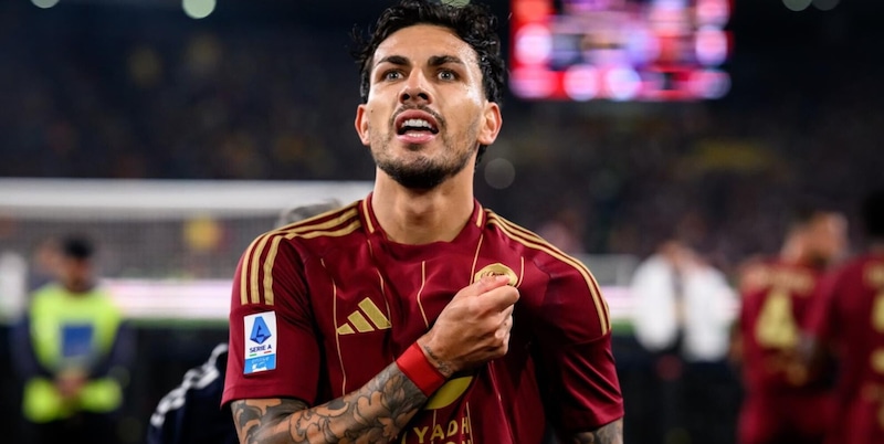 Paredes, il messaggio da brividi per i tifosi della Roma: "Torno a casa ma il mio cuore è giallorosso" 1 Paredes, il messaggio da brividi per i tifosi della Roma: "Torno a casa ma il mio cuore è giallorosso"