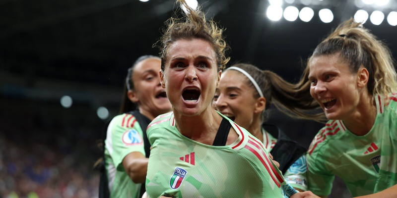 Girelli da 10, la Juve d'Italia: doppietta alla Norvegia, siamo in semifinale! 16 Girelli da 10, la Juve d'Italia: doppietta alla Norvegia, siamo in semifinale!