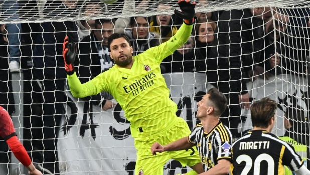 Sportiello saluta il Milan: "Un privilegio giocare a San Siro. Grazie ai tifosi rossoneri" 15 Sportiello saluta il Milan: "Un privilegio giocare a San Siro. Grazie ai tifosi rossoneri"