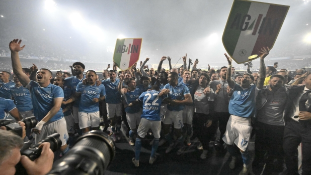 Sacchi: "Conte per il bis a Napoli: lotta su tutti i fronti e sa come vincere"