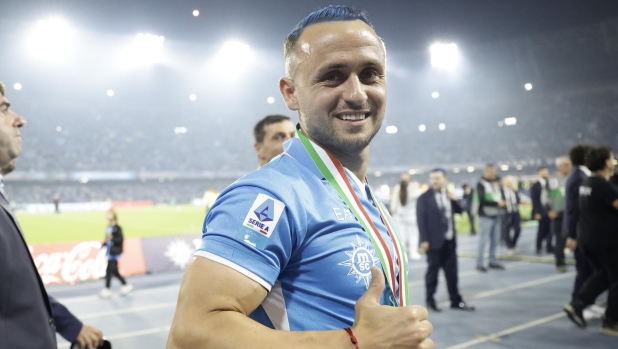 Lobotka: "Il mio terzo scudetto con il Napoli? Speriamo, sarà una stagione durissima" 1 Lobotka: "Il mio terzo scudetto con il Napoli? Speriamo, sarà una stagione durissima"