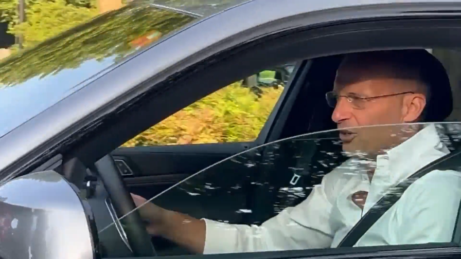 Milan, ecco Allegri! Saluti e sorrisi al ritorno a Milanello 1 Milan, ecco Allegri! Saluti e sorrisi al ritorno a Milanello