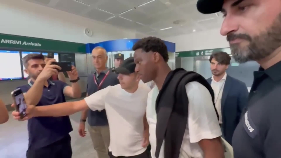 David è arrivato in Italia: nelle prossime ore le visite mediche 1 David è arrivato in Italia: nelle prossime ore le visite mediche