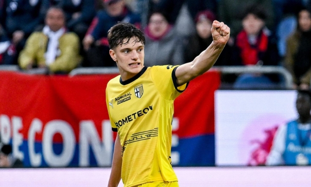 Deciso e sicuro: alla prima del Parma per vedere giocare Leoni. Per niente turbato dal mercato 16 Deciso e sicuro: alla prima del Parma per vedere giocare Leoni. Per niente turbato dal mercato