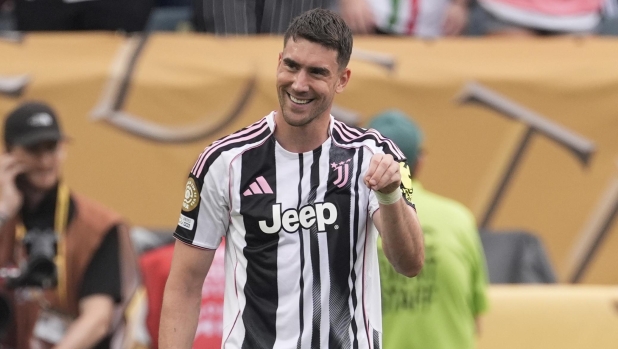 Vlahovic, il miraggio Haaland e quel contrattone sciagurato. Ma lo scontro è un danno per tutti 1 Vlahovic, il miraggio Haaland e quel contrattone sciagurato. Ma lo scontro è un danno per tutti