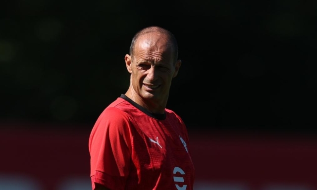 Milan, Allegri si presenta: "Rosa ottima, primo obiettivo la Champions. Vlahovic? Ragazzo splendido..." 1 Milan, Allegri si presenta: "Rosa ottima, primo obiettivo la Champions. Vlahovic? Ragazzo splendido..."