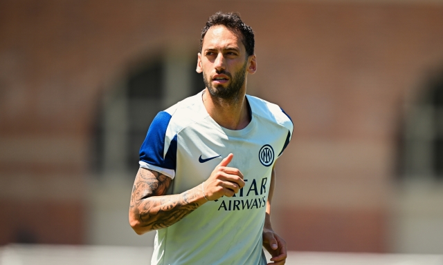 Inter, Calhanoglu per ora non si muove. E si punta tutto su Leoni 1 Inter, Calhanoglu per ora non si muove. E si punta tutto su Leoni