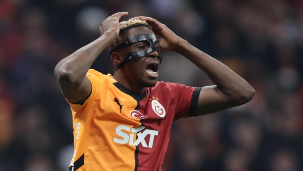 Napoli, mancano garanzie bancarie: bloccata la trattativa per Osimhen al Galatasaray 1 Napoli, mancano garanzie bancarie: bloccata la trattativa per Osimhen al Galatasaray