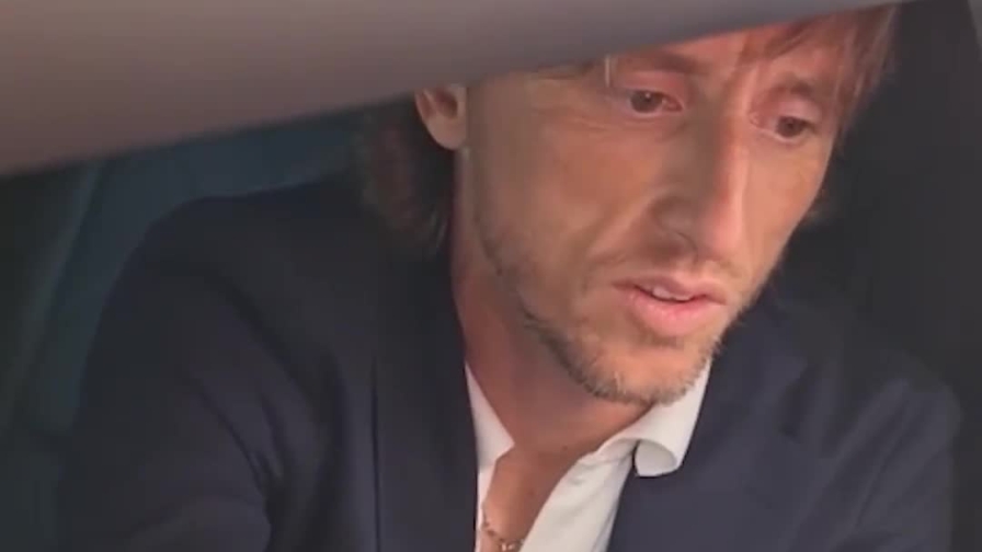 "Sei carico?": la risposta di Modric esalta i tifosi rossoneri 16 "Sei carico?": la risposta di Modric esalta i tifosi rossoneri