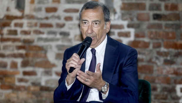 Nuovo San Siro, riunione tesa in Comune: corsa contro il tempo per chiudere entro luglio 14 Nuovo San Siro, riunione tesa in Comune: corsa contro il tempo per chiudere entro luglio