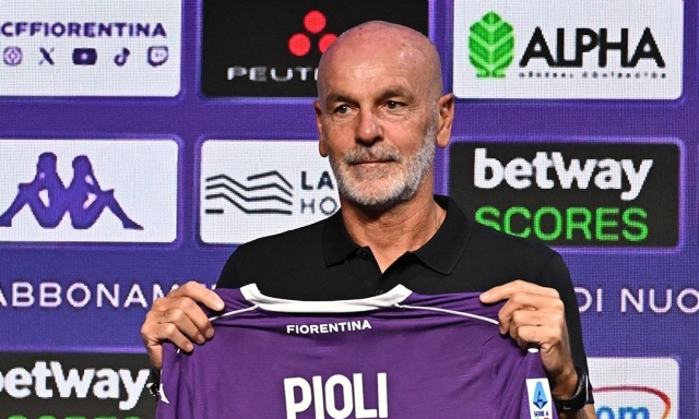 Pioli: "Allegri non ci vede in corsa per la Champions? L'ho già scritto sulla lavagna..." 16 Pioli: "Allegri non ci vede in corsa per la Champions? L'ho già scritto sulla lavagna..."