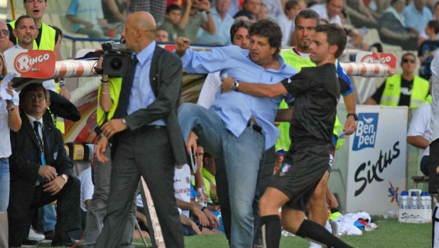 Buffon ha scelto Baldini per l'U21. Dalle 67 bestemmie al calcio a Di Carlo, le gaffe di Silvio 16 Buffon ha scelto Baldini per l'U21. Dalle 67 bestemmie al calcio a Di Carlo, le gaffe di Silvio