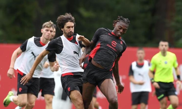 Scatta la tournée del Milan in Oriente: amichevoli deluxe e strategie di marketing 16 Scatta la tournée del Milan in Oriente: amichevoli deluxe e strategie di marketing