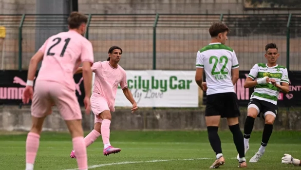 Il Palermo domina il Paradiso, è 5-1 in amichevole. Ancora Le Douaron, bene Augello