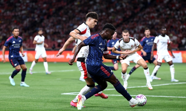 Il Milan comincia con una sconfitta: Saka fa esultare l'Arsenal. La prima di Allegri è in difesa