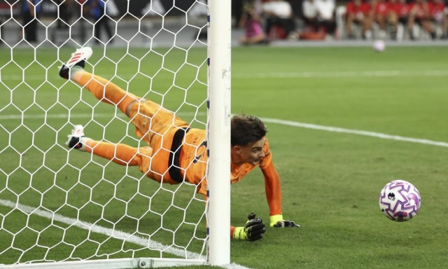 Web impazzito per Torriani: 7 parate contro l'Arsenal. E l'ex Fonseca vuole portarlo a Lione