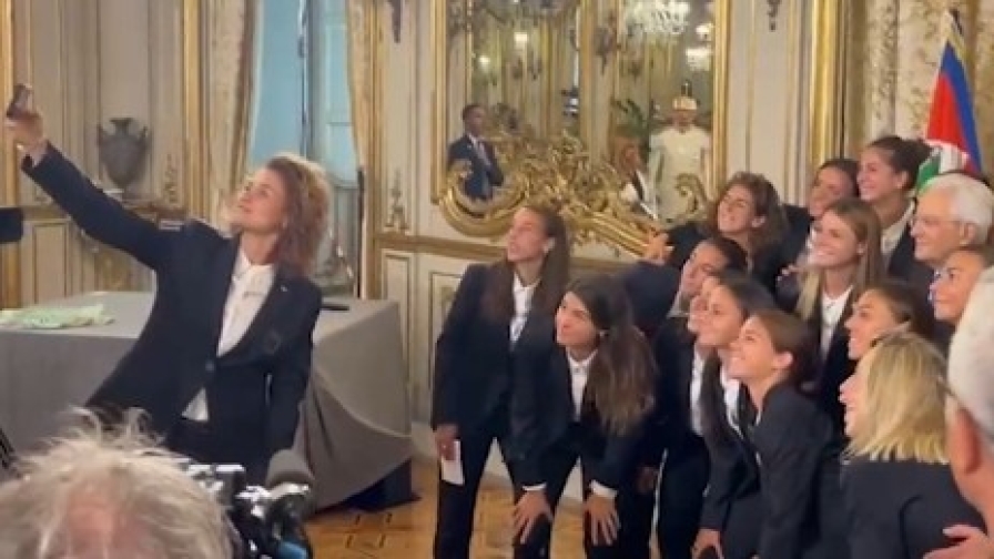 Italia femminile da Mattarella, selfie ricordo di Girelli