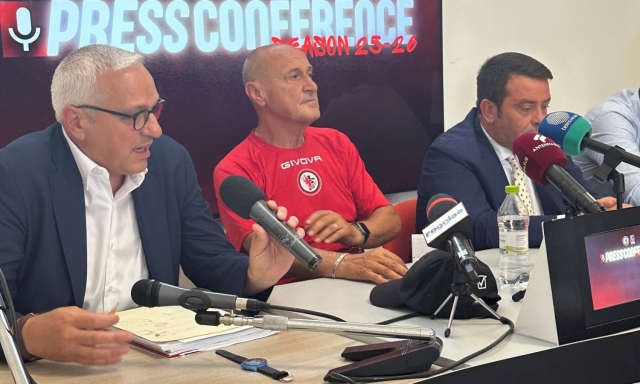Delio Rossi, alla fine è sempre Foggia: "Otto calciatori e ragazzini, dobbiamo ricostruire tutto" 15 Delio Rossi, alla fine è sempre Foggia: "Otto calciatori e ragazzini, dobbiamo ricostruire tutto"