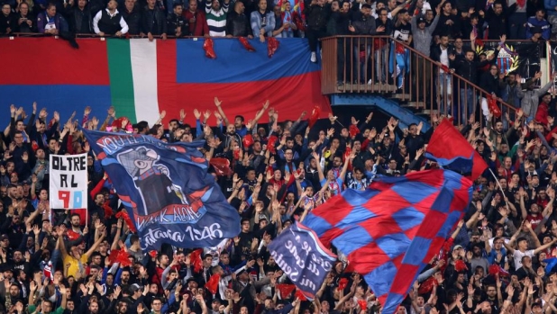 Incidente a un pulmino di tifosi del Catania: 9 feriti, due sono gravi