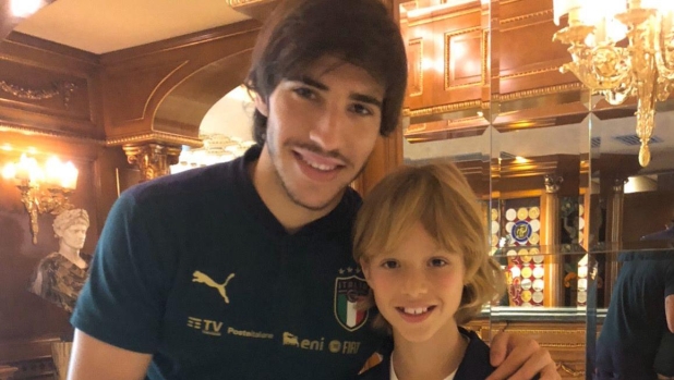 L'atletica, il talento e quel legame con Allegri: chi è Comotto, il talento in tournée col Milan
