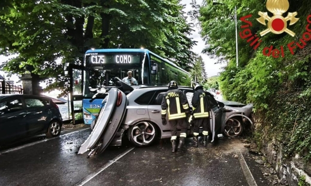 Caqueret, che spavento a Como! Con il Suv contro un bus 16 Caqueret, che spavento a Como! Con il Suv contro un bus