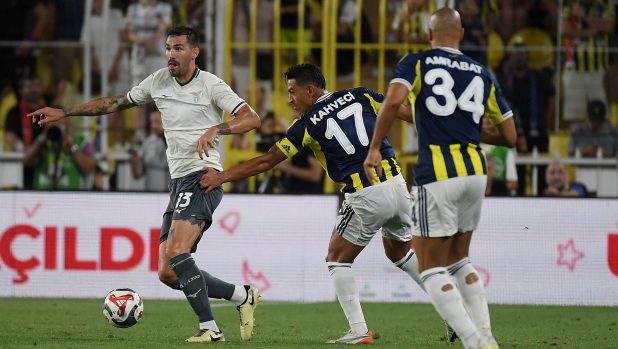 Guendouzi regala la partita a Mourinho, ma contro il Fenerbahçe la Lazio c'è 16 Guendouzi regala la partita a Mourinho, ma contro il Fenerbahçe la Lazio c'è
