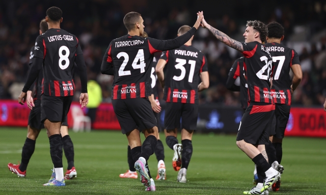 Milan esagerato: 9 gol al Perth Glory. Doppiette di Okafor e Leao, Comotto che cucchiaio