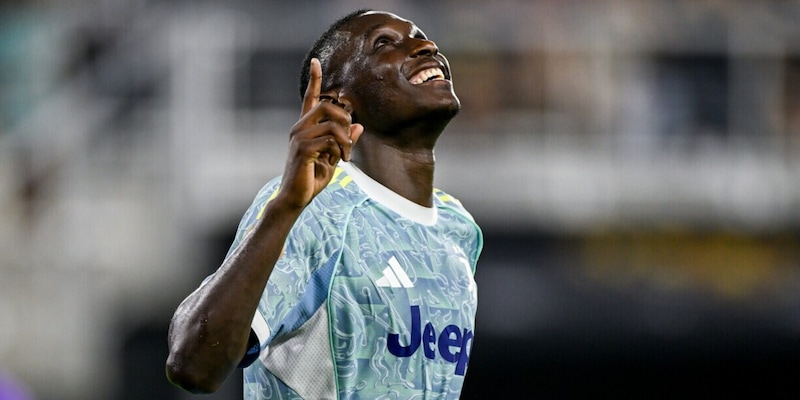 Kolo Muani, salto triplo Juve: la distanza col Psg, l'uscita della "seconda linea" e l'affare chiave
 